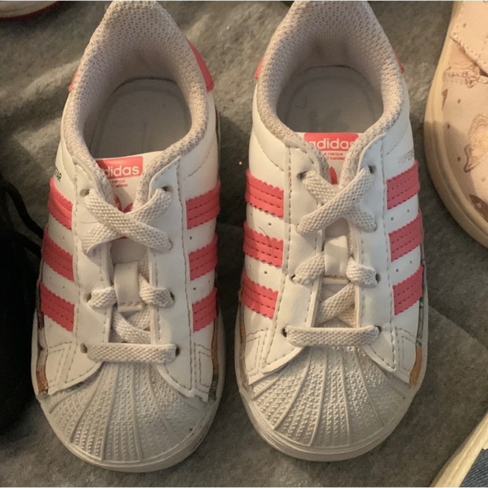 Adidas girls pink n white
